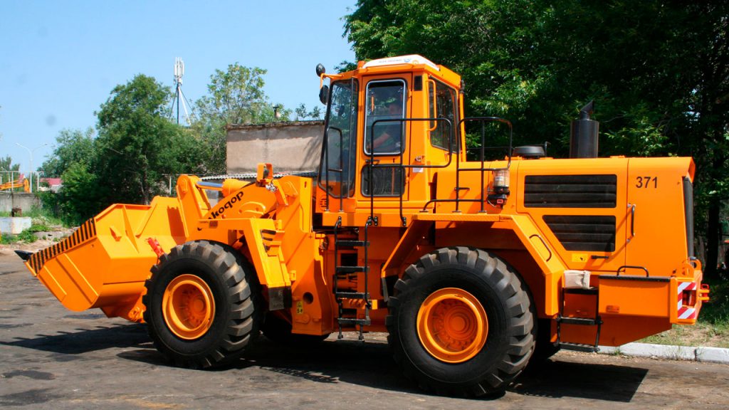 Фронтальный погрузчик Амкодор 371